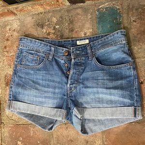 Boyfriend loose fitting denim shorts